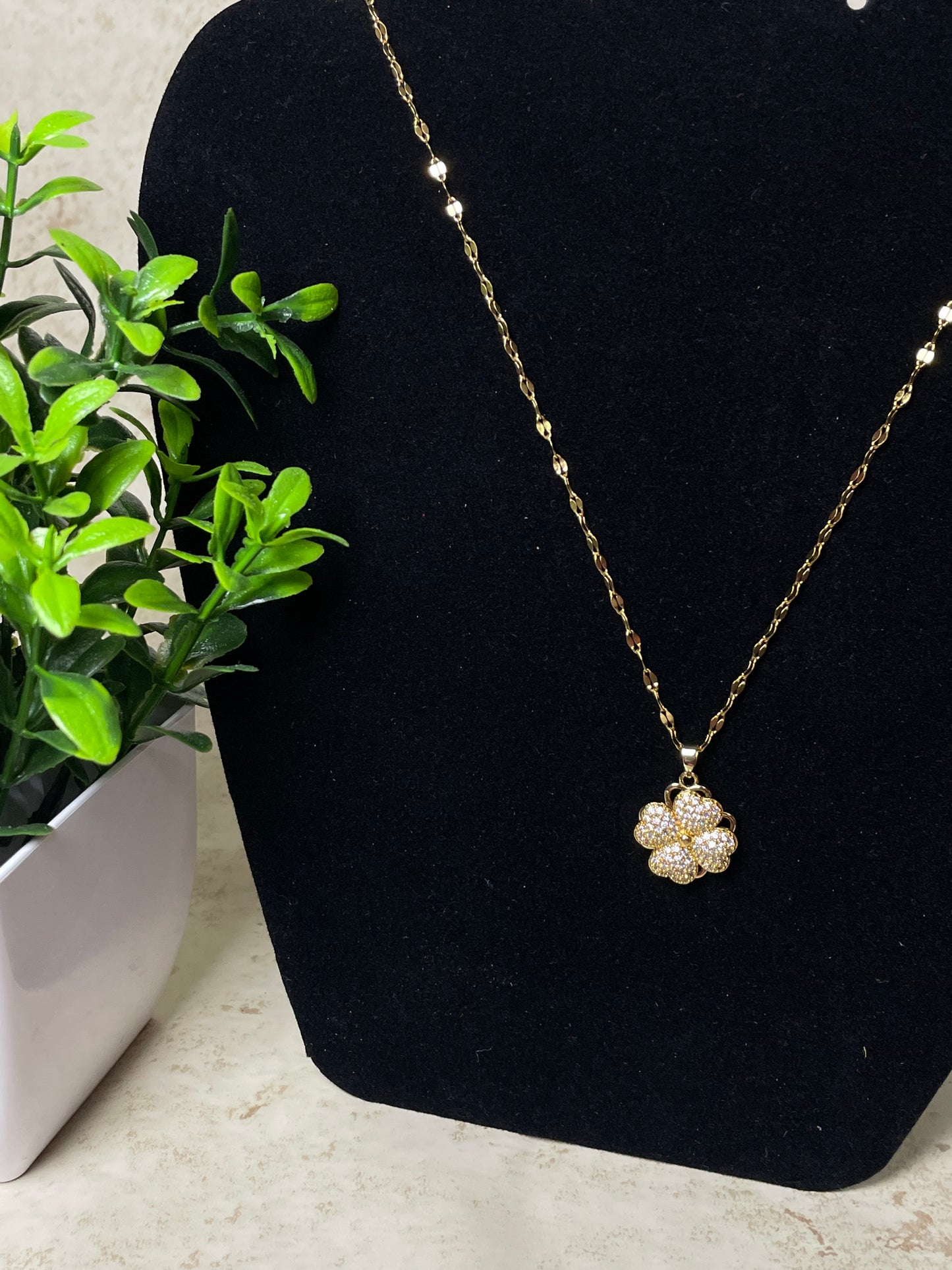 Lucky Luxe