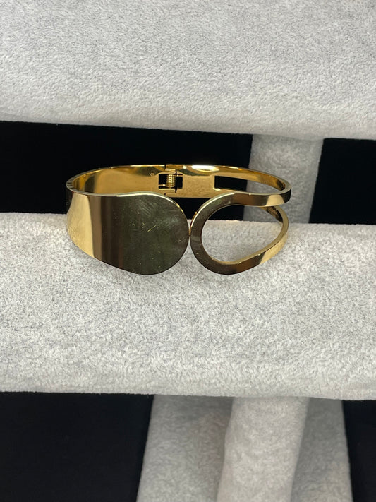 Luxe Loop Cuff
