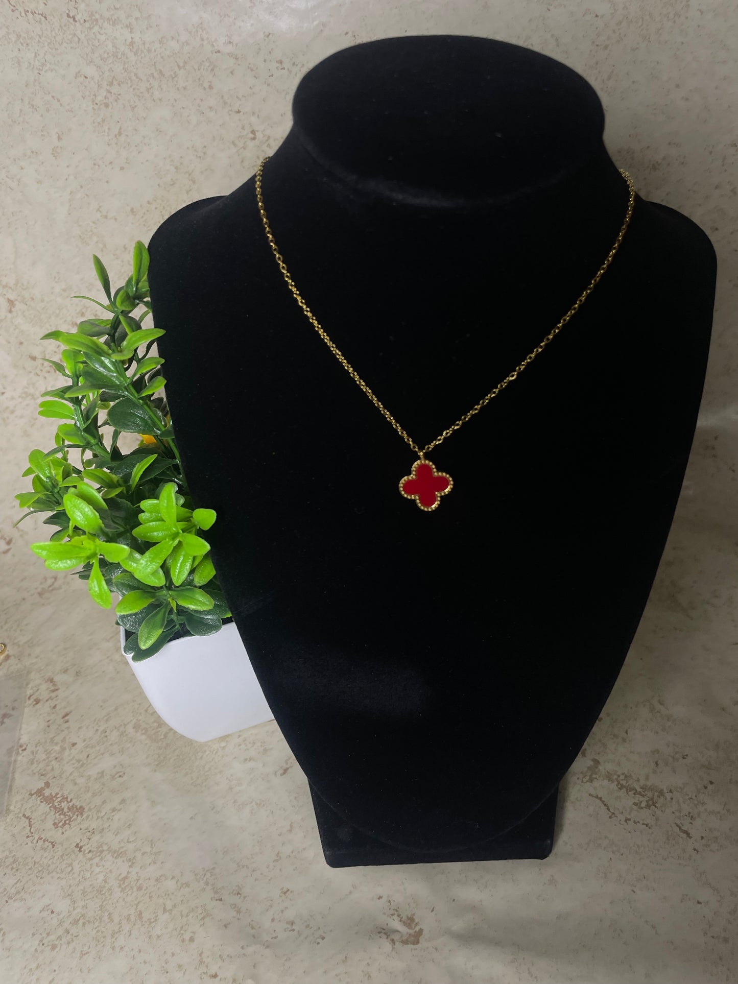 Royal Clover Necklace