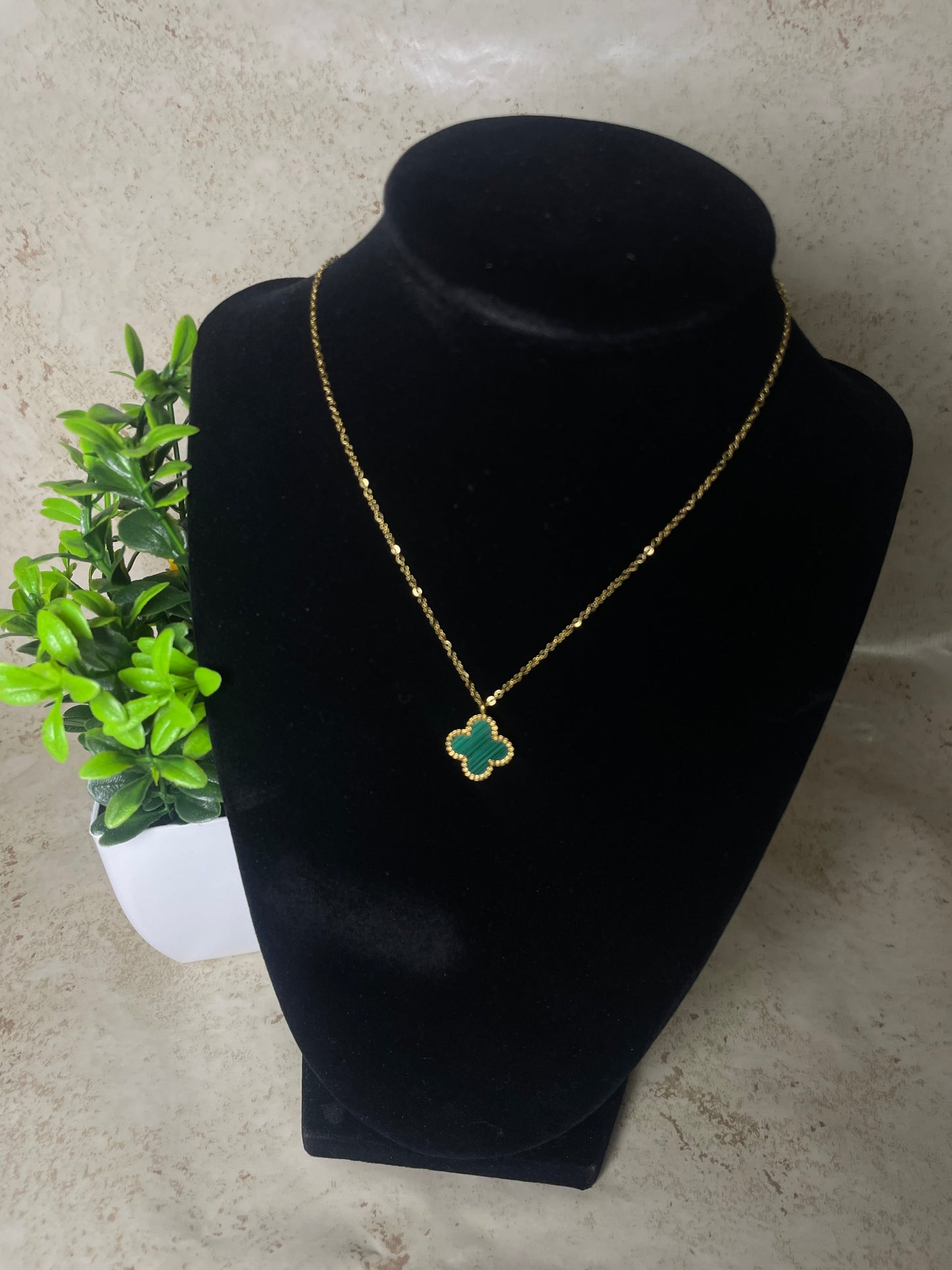 Royal Clover Necklace