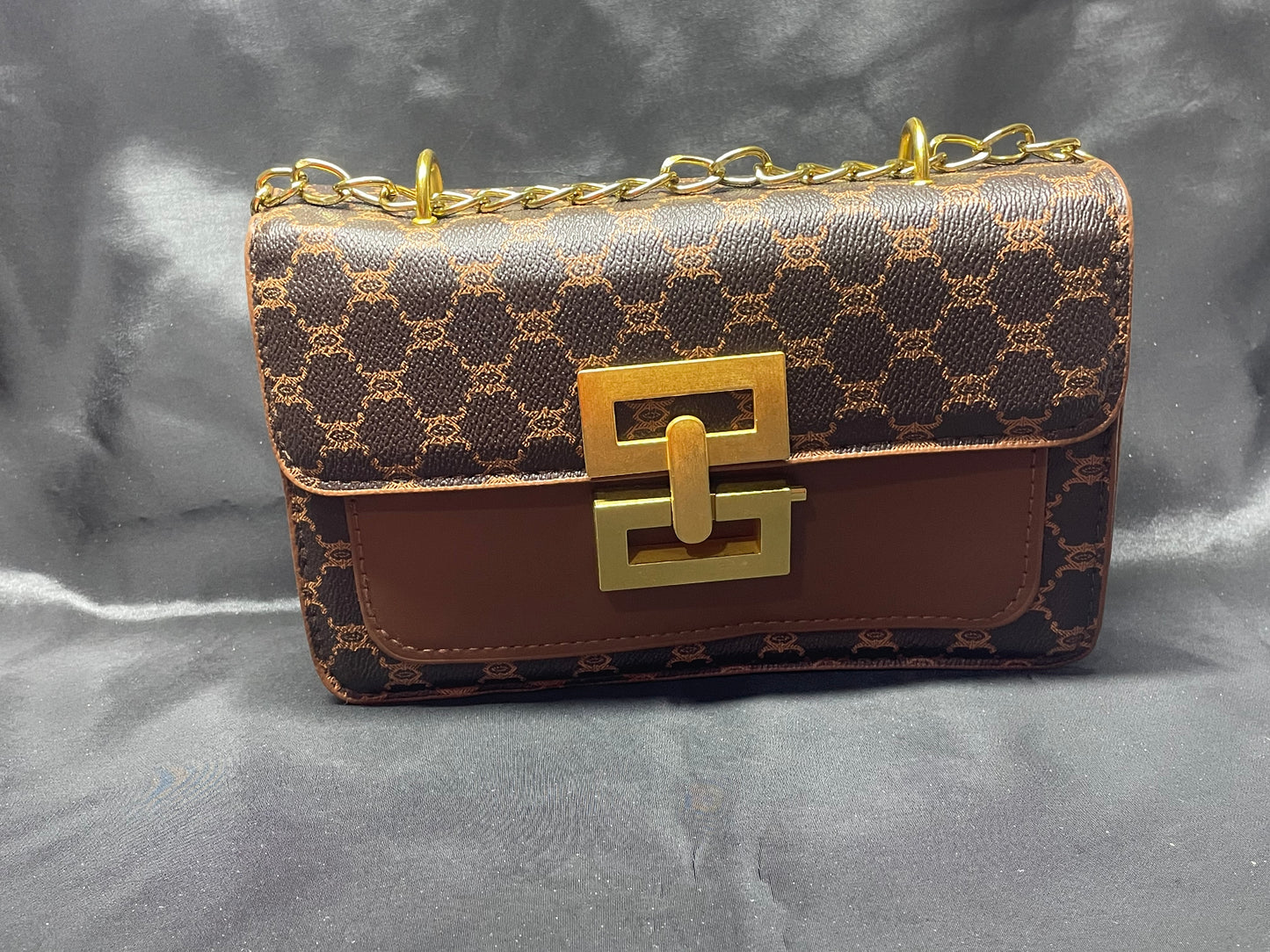 Regal Crossbody Chain Bag